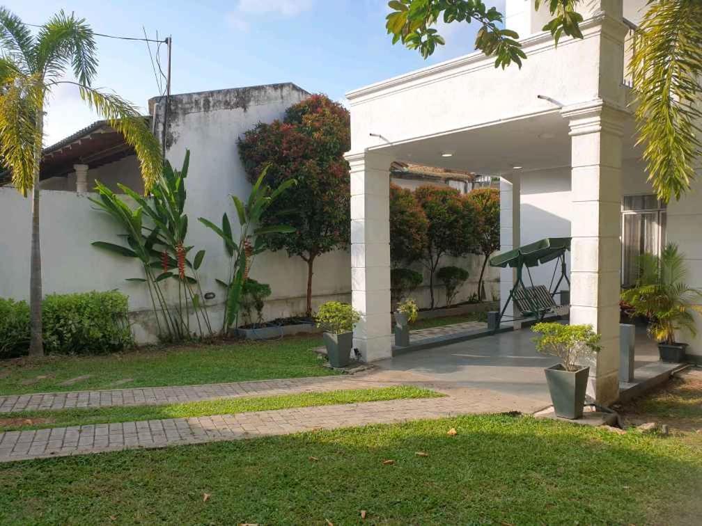 Vidushi Home Minuwangoda Exterior photo
